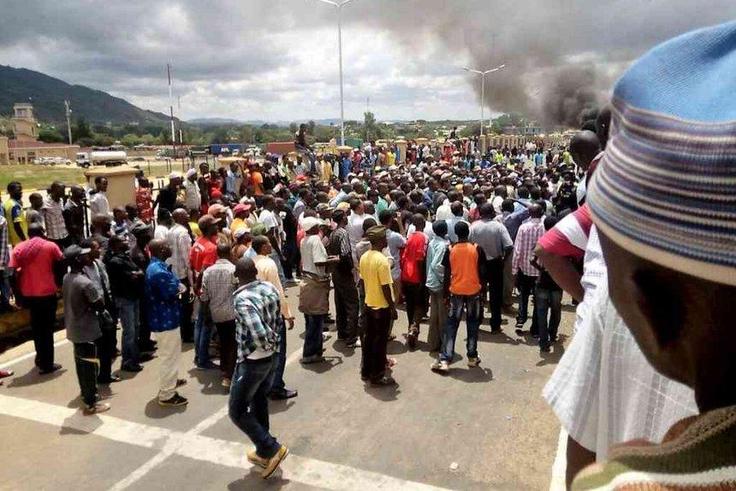 Kenyans during a demonstration at the Namanga border against the deportation of their counterparts from Tanzania, March 27, 2017.