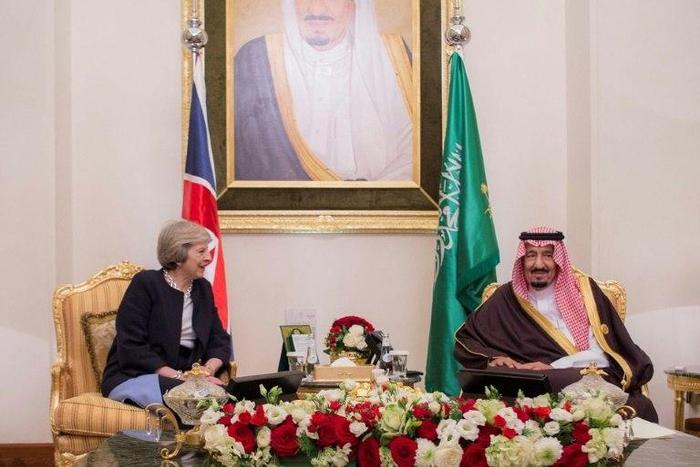 Saudi King Salman meets Theresa May during the Gulf Cooperation Council summit in Manama on December 6, 2016