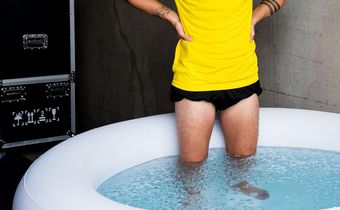 Why Ice Baths Help You Bounce Back From Workouts