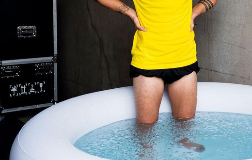 Why Ice Baths Help You Bounce Back From Workouts