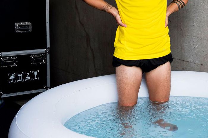 Why Ice Baths Help You Bounce Back From Workouts