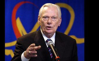 Herb Kelleher, who let Southwest Airlines fly with vision, dies at 87
