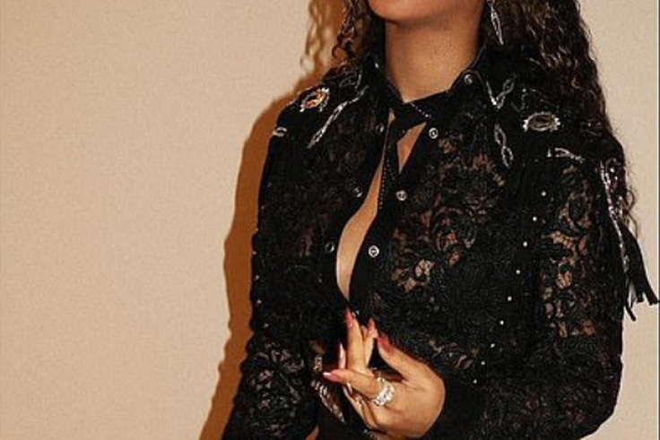 Beyonce takes us to the Wild Wild West with stylish new Instagram outfit post