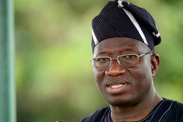 Former Nigerian President Goodluck Jonathan delivers a speech in Lagos on February 19, 2015