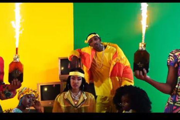 Tanasha Donna and Barack Jacuzzi in Radio Video