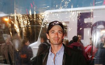 Luke Perry, 'Beverly Hills, 90210' Star, Is Dead at 52