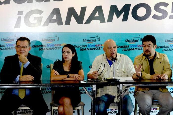 Roberto Marrero (R), pictured with other Venezuelan opposition figures in 2015, was detained by state intelligence officers, the opposition alleged