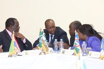 Governors Wycliffe Oparanya, Le Kinyanjui, Okoth Obado and Joyce Laboso moments before they elected the new CoG chairman (Twitter)