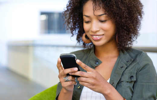 10 things guys think when you don't text them back