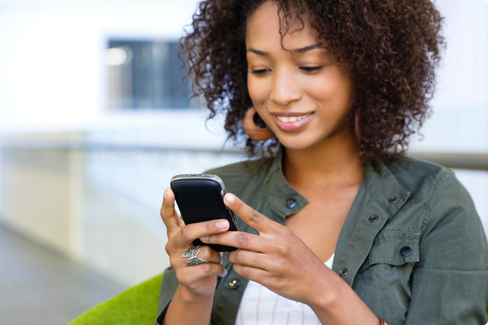 10 things guys think when you don't text them back