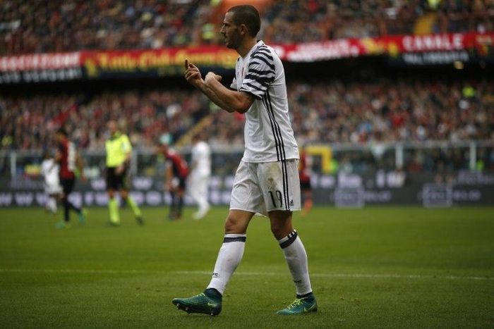 Juventus' defender Leonardo Bonucci gestures during the Italian Serie A football match against Genoa November 27, 2016