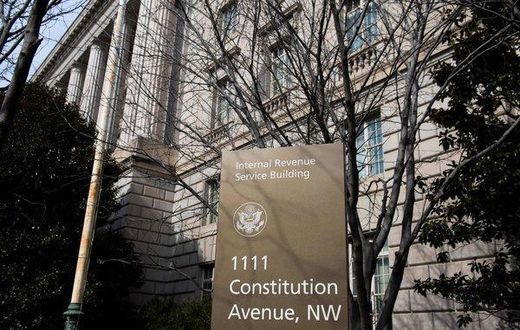 A man in Florida mistakenly received a $980,000 tax refund, and officials say he tried to keep it
