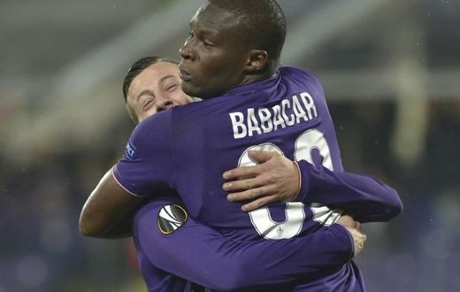Fiorentina forward Khouma Babacar (C) celebrates after scoring during the Europa League qualifying match against Paok at the "Artemio Franchi" stadium in Florence, on November 24, 2016