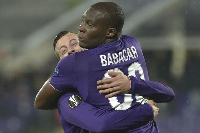 Fiorentina forward Khouma Babacar (C) celebrates after scoring during the Europa League qualifying match against Paok at the "Artemio Franchi" stadium in Florence, on November 24, 2016