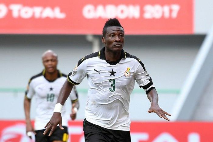 Ghana's forward Asamoah Gyan celebrates after scoring a goal during the 2017 Africa Cup of Nations group D football match against Mali in Port-Gentil on January 21, 2017