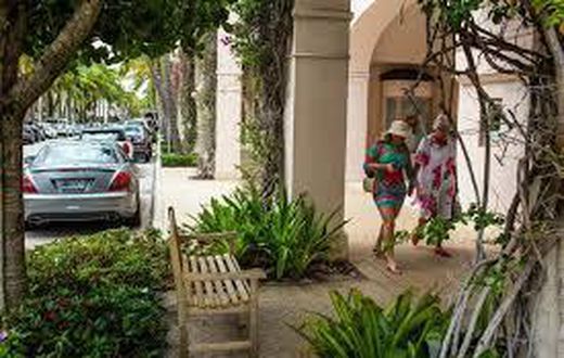 Kraft's prostitution charges return a wary palm beach to the tabloids