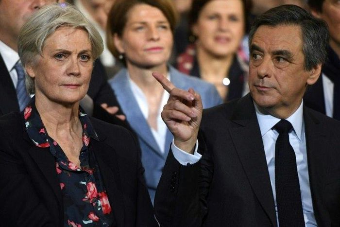 French presidential candidate Francois Fillon has apologised for employing his wife Penelope as parliamentary aide