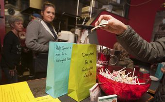 As Shutdown Drags On, Some Step Up to Help Unpaid Federal Workers