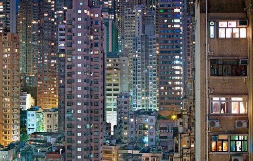 Michael Wolf, who photographed skyscrapers minus the sky, dies at 65