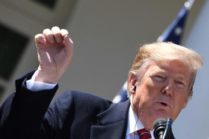 US President Donald Trump stepped up his criticism of internet platforms during a White House news conference with Brazil's President Jair Bolsonaro