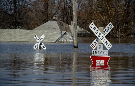 Powerful Storm Threatens More Misery in Flood-Hit Midwest