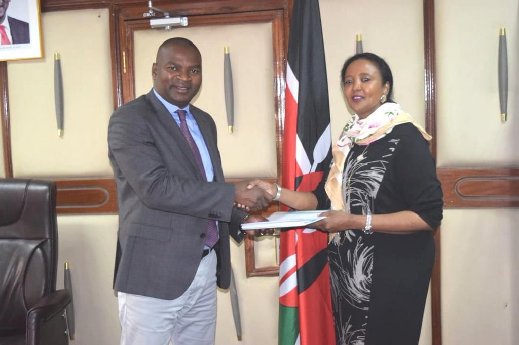 Rashid Echesa with CS Amina Mohamed during the handover of the Sports Ministry (Twitter)