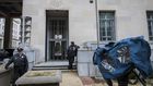 On Campaign Trail, Russia Inquiry Barely Comes Up