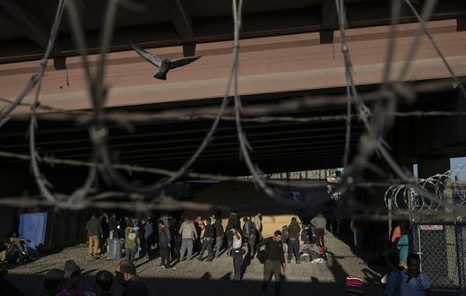 Migrant Detention Camp Under Bridge Is Vacated