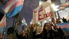 'I am now your mom' on Twitter, a pledge of support for LGBT youths