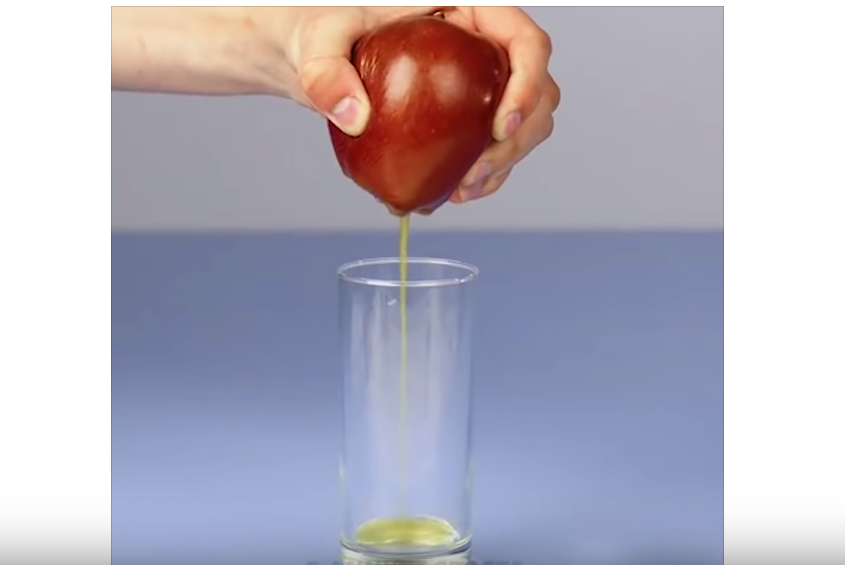Apple juice (5 Minutes Crafts)