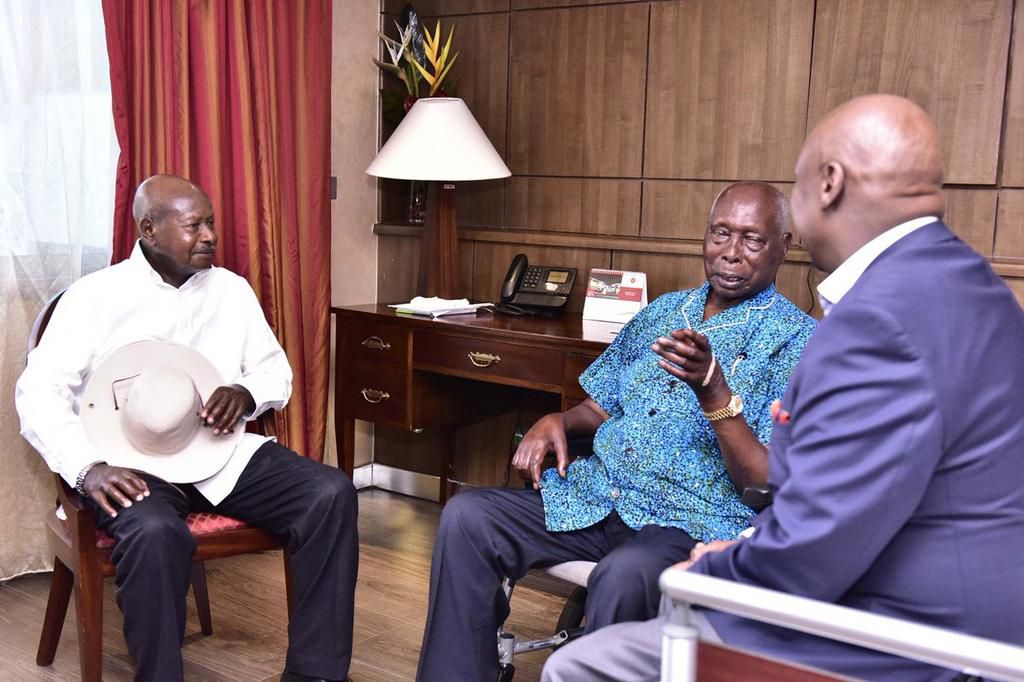 Ugandan President Yoweri Museveni during his visit to former President Daniel Toroitich arap Moi (Twitter)