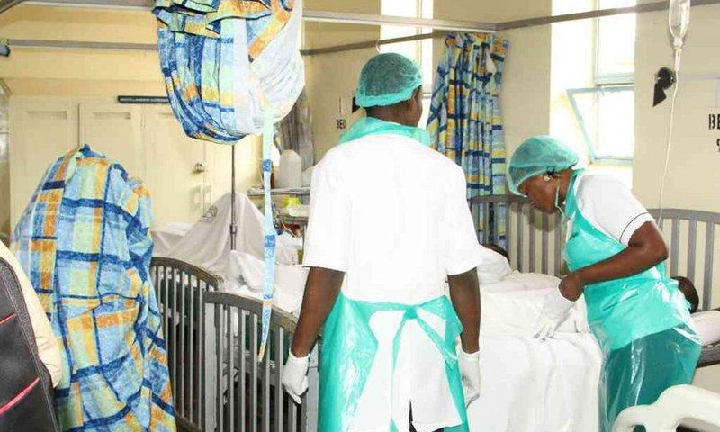 Medics attending to a patient in a Kenyan hospital (Twitter)