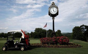 Trump national golf club in N.Y. Fires undocumented workers, lawyer says