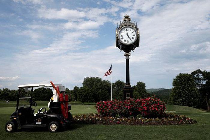 Trump national golf club in N.Y. Fires undocumented workers, lawyer says