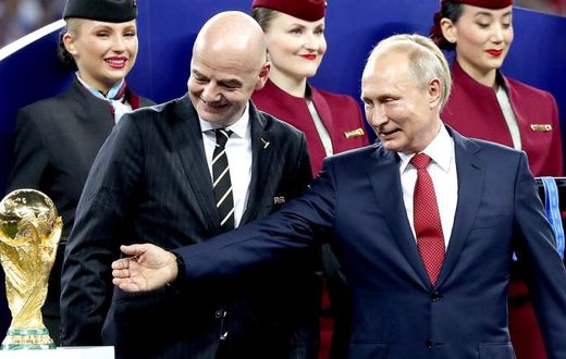 'The Trump-Russia story' Cue the stage lights