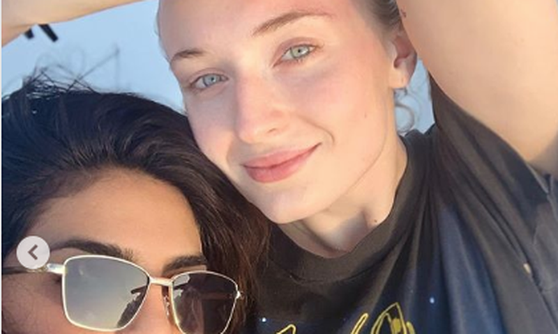 Sophie Turner Posts No-Makeup Instagram Selfie