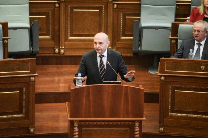 Kosovo Prime Minister Isa Mustafa addresses a parliamentary session in Pristina on May 10, 2017