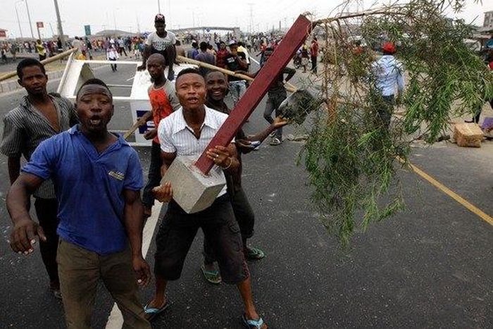 An angry mob (illustration).