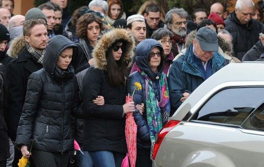 The parents of Giulio Regeni, the Cambridge University student tortured to death in Egypt last year, have appealed to Pope Francis to raise their son's unexplained killing when he visits Cairo on April 28