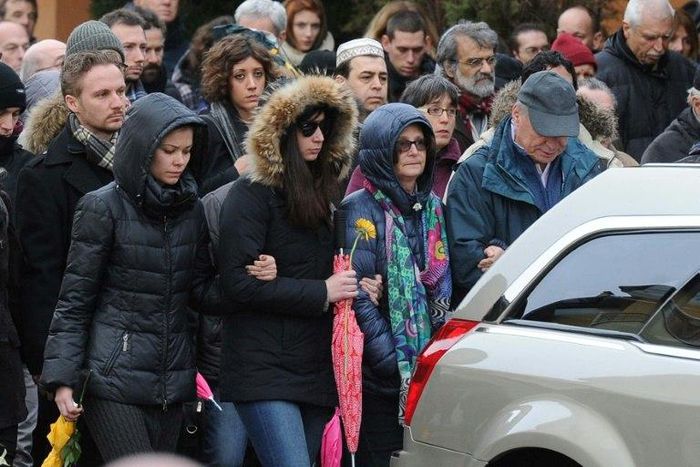 The parents of Giulio Regeni, the Cambridge University student tortured to death in Egypt last year, have appealed to Pope Francis to raise their son's unexplained killing when he visits Cairo on April 28