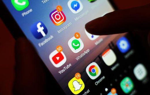 Facebook, Instagram and WhatsApp hit by global outage