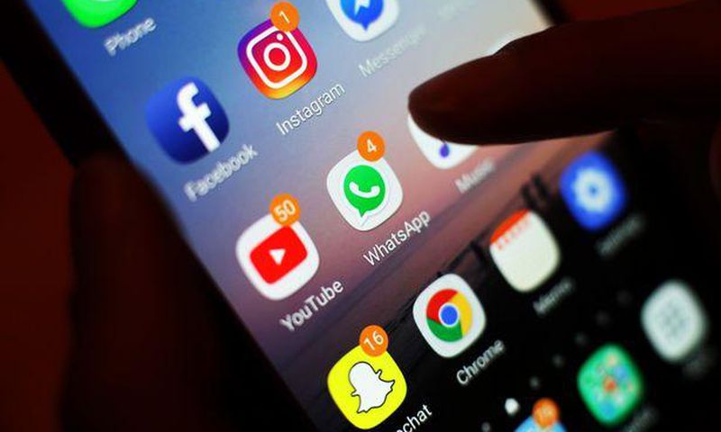 Facebook, Instagram and WhatsApp hit by global outage