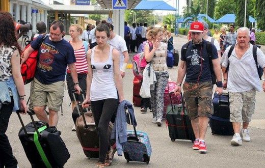 ___6457990___https:______static.pulse.com.gh___webservice___escenic___binary___6457990___2017___3___31___14___Tourists5