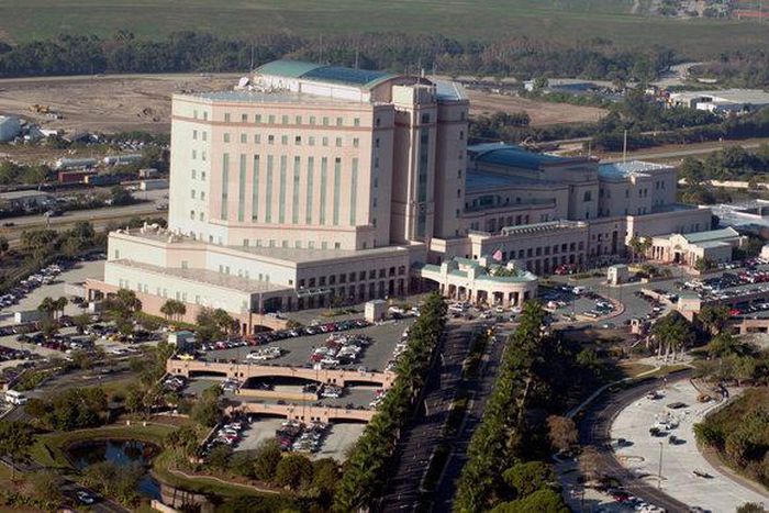 Shooting at Florida veterans hospital injures employee