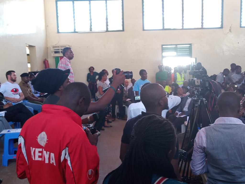 DPP Noordin Haji engages Kayole residents in a Community Dialogue forum (Twitter)