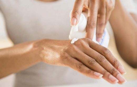 Natural remedies for dry hands (Healthy Magazine)