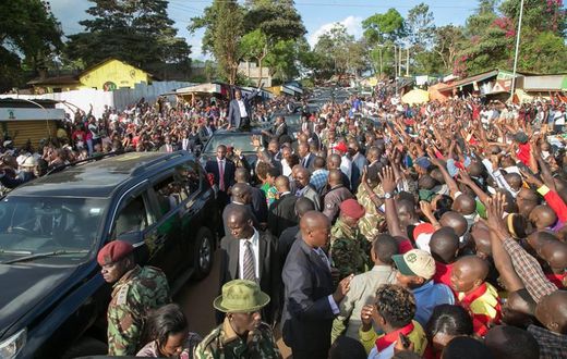 President Uhuru Kenyatta waves to supporters after he commissioned new medical equipment at Murang’a County Referral Hospital.