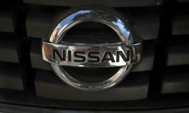 Nissan is pressing ahead with plans for a £1 bn new plant in Mexico
