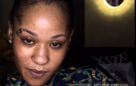 Noti Flow goes make-up free (Instagram)