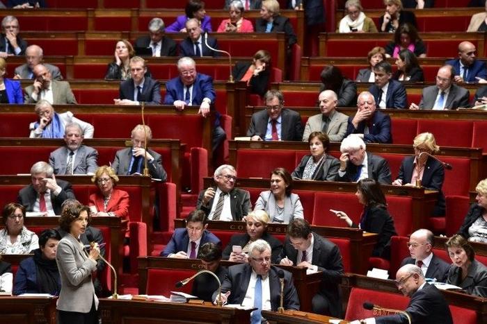 The bill would extend to cyberspace a 1993 law criminalising "interference" in abortions in the form of "false information"